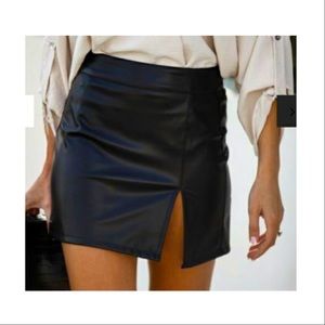 Skylar + Madison Black Faux Leather Mini Skirt - Size Small